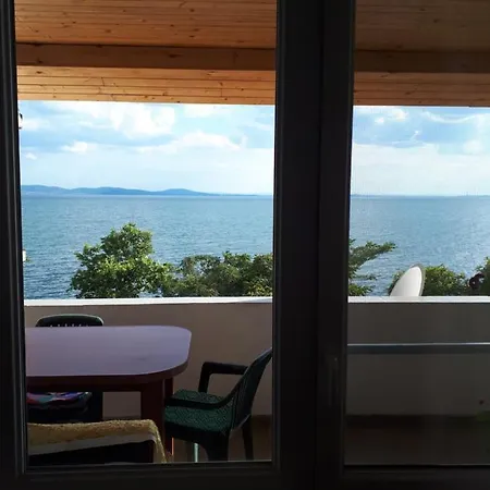 за гости West 3* 포마리