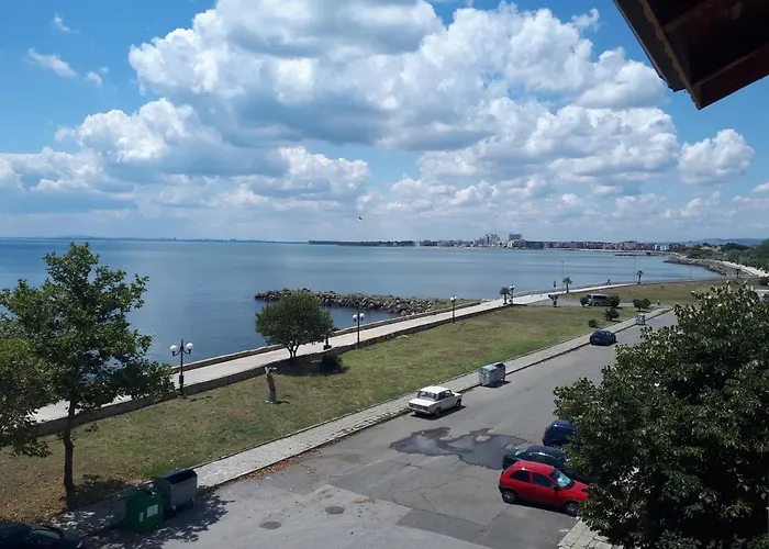 за гости West 3* Gmina Pomorie